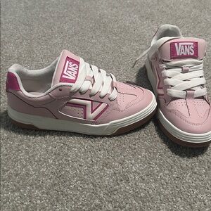 Vans Upland Pop Sneaker in the colorway Sepia Rose Pink. 7 Men/8.5 Women